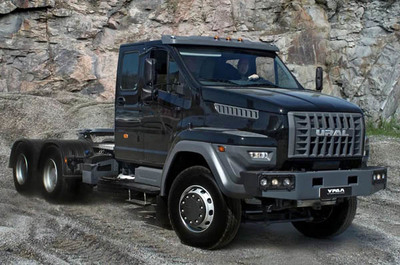 烏拉爾 NEXT 6x4卡車全系上市，助力道路普通貨物運(yùn)輸新升級